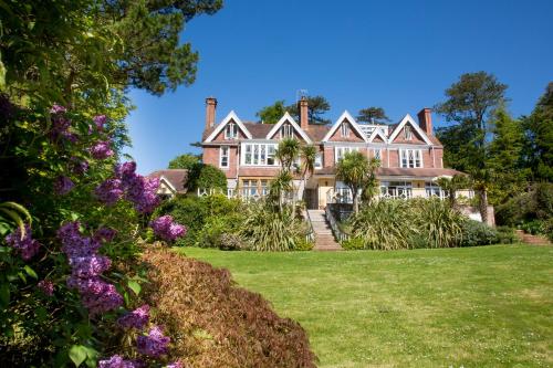 Фотография гостиницы OYO Orestone Manor