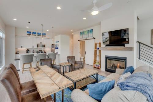 Фотография гостевого дома New Luxury Loft #24 Near Resort With Huge Hot Tub & Great Views - FREE Activities & Equipment Rentals Daily