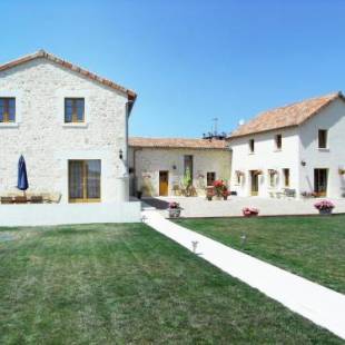 Фотографии гостевого дома
Loire Escapes - Maison D'Hibou