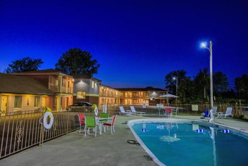 Фотография мотеля Aarya Hotel By Niagara Fashion Outlets