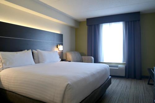 Фотография гостиницы Holiday Inn Express Brampton, an IHG Hotel