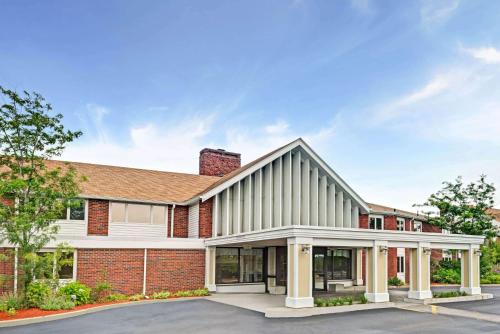 Фотография гостиницы Ramada by Wyndham Seekonk Providence Area