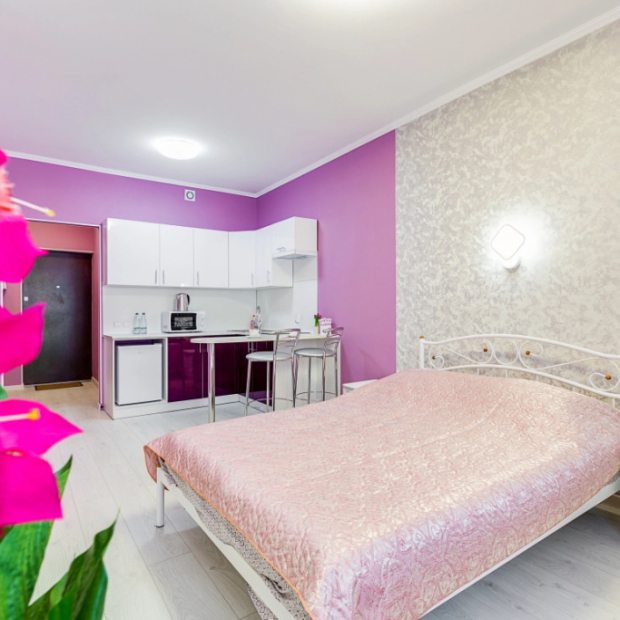 Фотографии квартиры 
            Апартаменты Никольские Розовая Студия