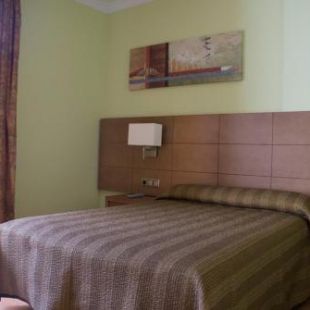 Фотография гостиницы Hotel 4C Puerta Europa