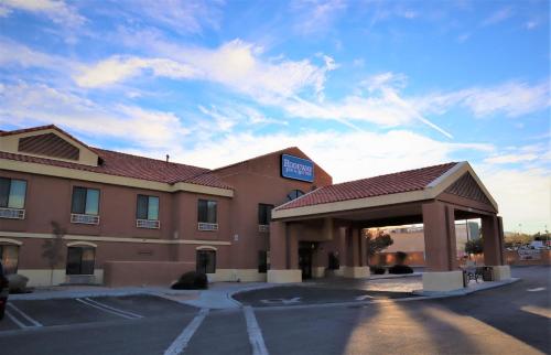 Фотография гостиницы Oasis Inn and Suites Joshua Tree -29 Palms