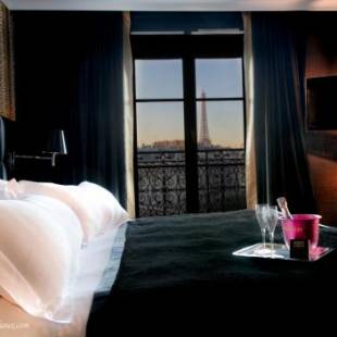 Фотографии гостиницы 
            First Hotel Paris Tour Eiffel