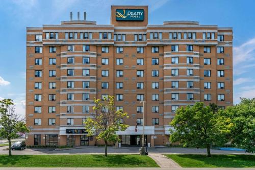 Фотография гостиницы Quality Inn and Suites Montreal East
