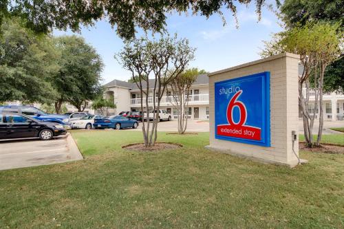 Фотография гостиницы Studio 6-North Richland Hills, TX - Fort Worth