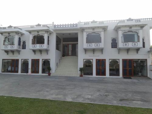 Фотография гостиницы Devendragarh Palace - Luxury Paying Guest House