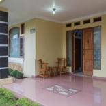 Фотография гостевого дома RedDoorz Syariah near Terminal Batu Ampar 2