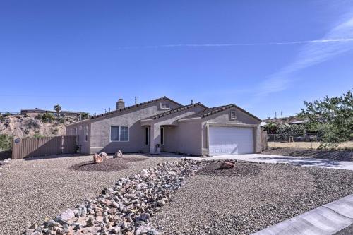 Фотография гостевого дома Inviting Retreat with Patio Less Than 1 Mi to Colorado River