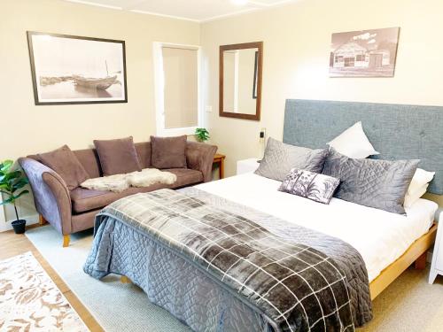 Фотография гостевого дома The Little Red Shed