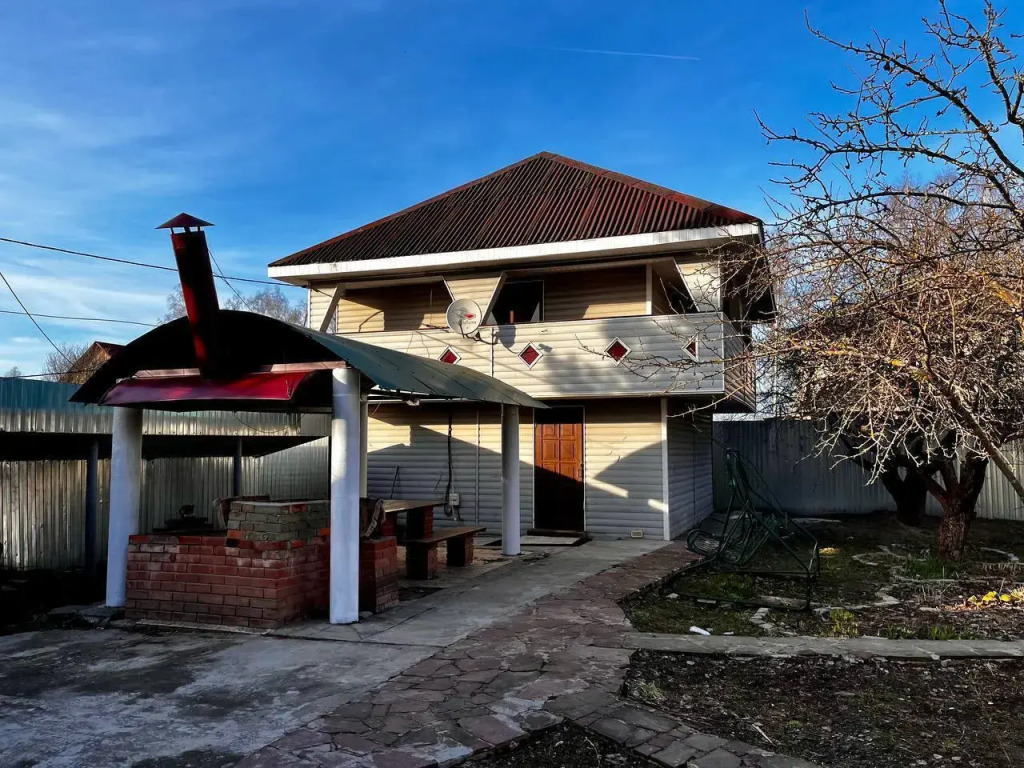 Фотография Коттеджа Частный дом двухэтажный на 1-й Лесной улице 1А