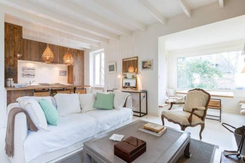 Фотография гостевого дома Le Petit Miramar - Maison vue mer - St Briac