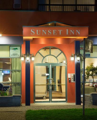 Фотография гостиницы Sunset Inn and Suites