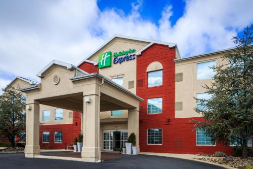 Фотография гостиницы Holiday Inn Express Hotel & Suites Reading, an IHG Hotel