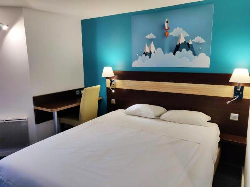 Фотография гостиницы Hotel Restaurant La Chaumière Les Mureaux-Flins