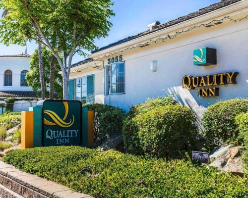 Фотография гостиницы Quality Inn Santa Barbara