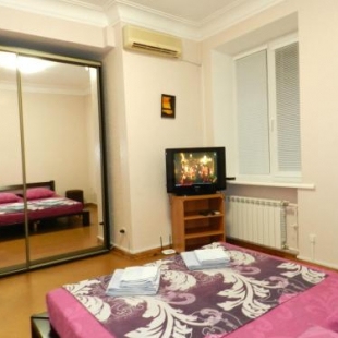 Фотография квартиры 2-room Apartment 60m2 on Zhabotynskoho Street 7-a, by GrandHome