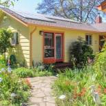 Фотография гостевого дома Hummingbird Garden Retreat