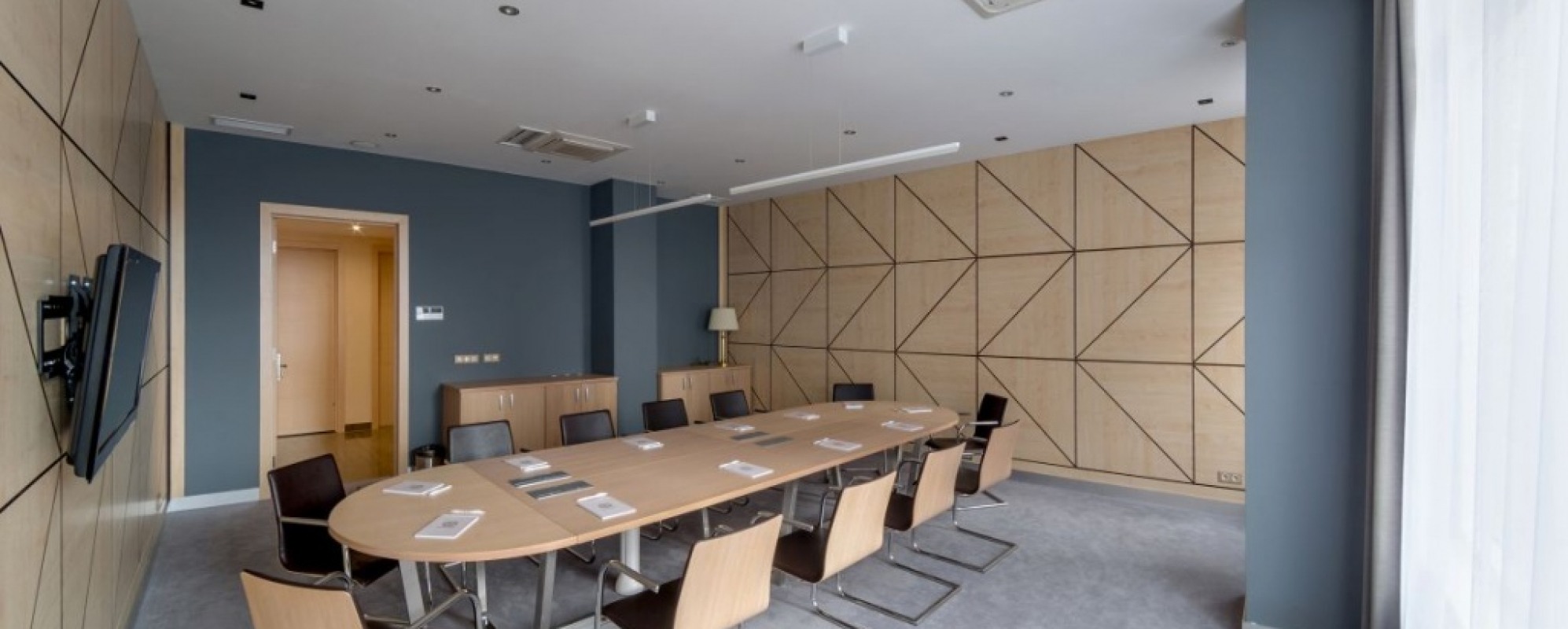 Фотографии комнаты для переговоров Нур