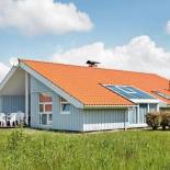 Фотография гостевого дома Four-Bedroom Holiday home in Otterndorf 8