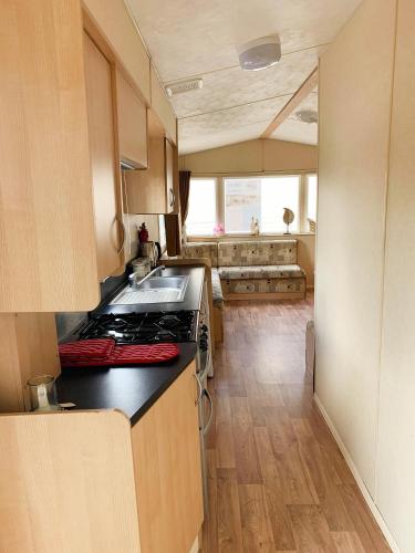 Фотографии гостевого дома 
            Beautiful 3-Bedroom Caravan at Mersea Island
