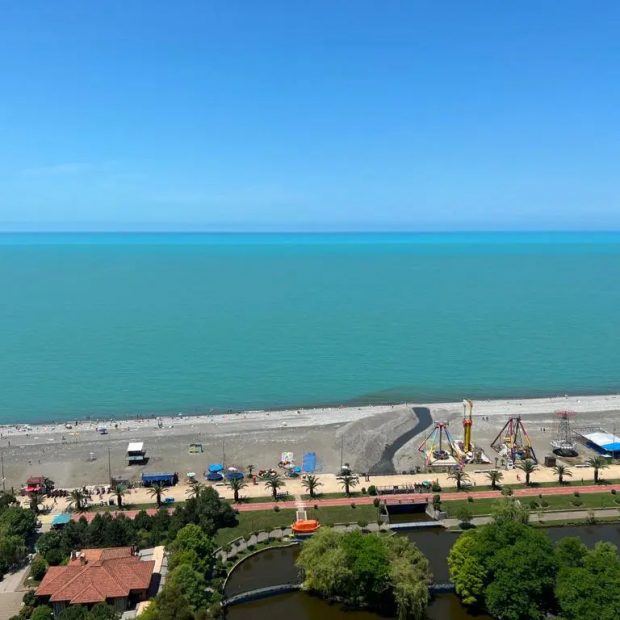 Фотографии квартиры 
            Апартаменты Солнечные в Батуми