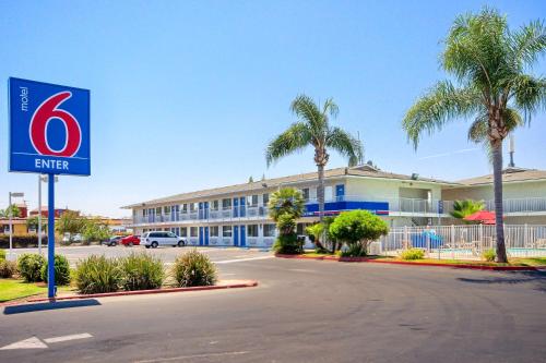Фотография гостиницы Motel 6-Tulare, CA