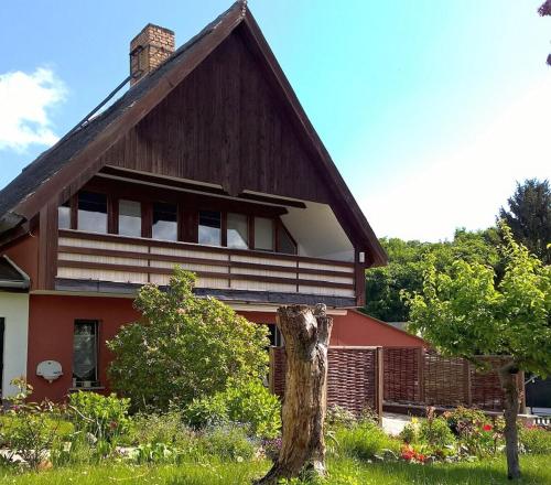 Фотография гостевого дома Ferienhaus mit Reetdach Gerdi