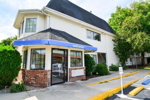 Фотография гостиницы Motel 6-Wethersfield, CT - Hartford