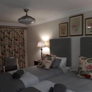 Фотографии гостевого дома 
            The Bunker