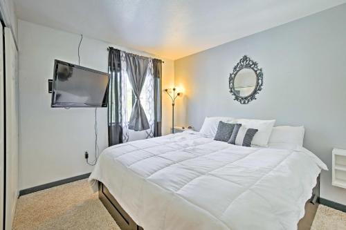 Фотография гостевого дома Grand Lake Townhome - 5 Mins to Highland Marina!