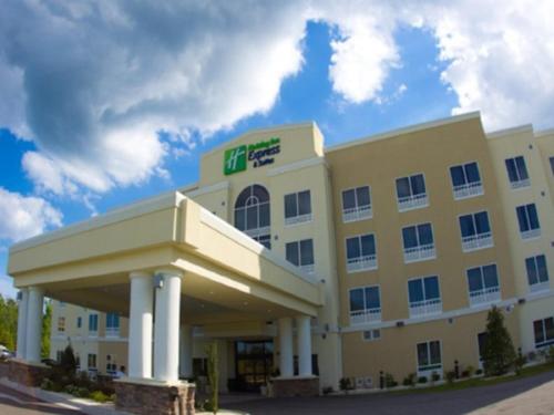 Фотография гостиницы Holiday Inn Express & Suites Havelock Northwest New Bern, an IHG Hotel