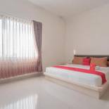 Фотография гостиницы RedDoorz Syariah @ Sarongge Cianjur