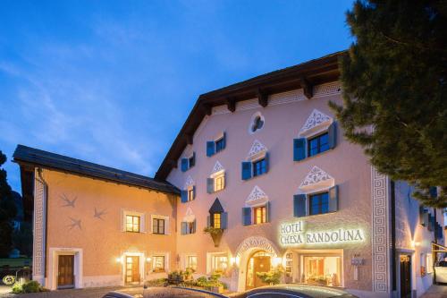 Фотография гостиницы Hotel Chesa Randolina