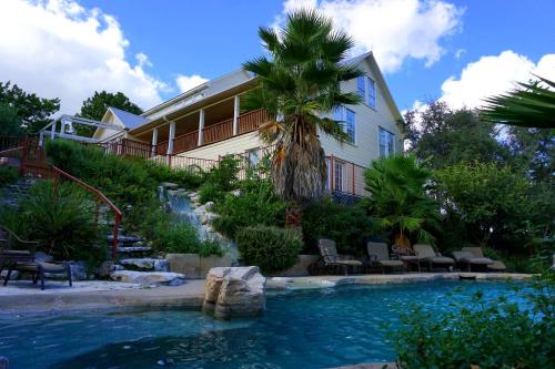 Фотография гостевого дома Whispering Ridge Ranch