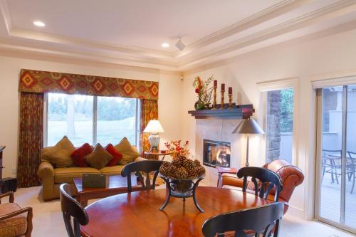 Фотография гостевого дома Villa 5-Broken Top-Hot Tub-2BR/2B