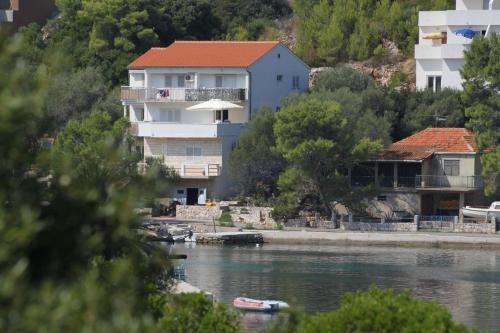Фотография гостевого дома Apartments by the sea Pasadur, Lastovo - 8351