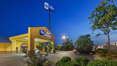 Фотография гостиницы Best Western Inn & Suites