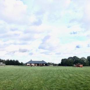 Фотографии гостевого дома
Salas Holiday Home