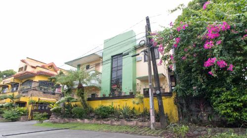 Фотография гостиницы RedDoorz near Mariners Legazpi