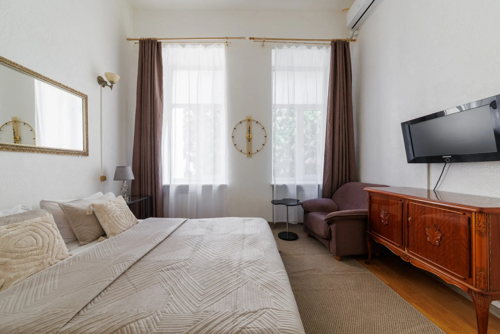 Фотография квартиры Апартаменты 4 спальни на Владимирском