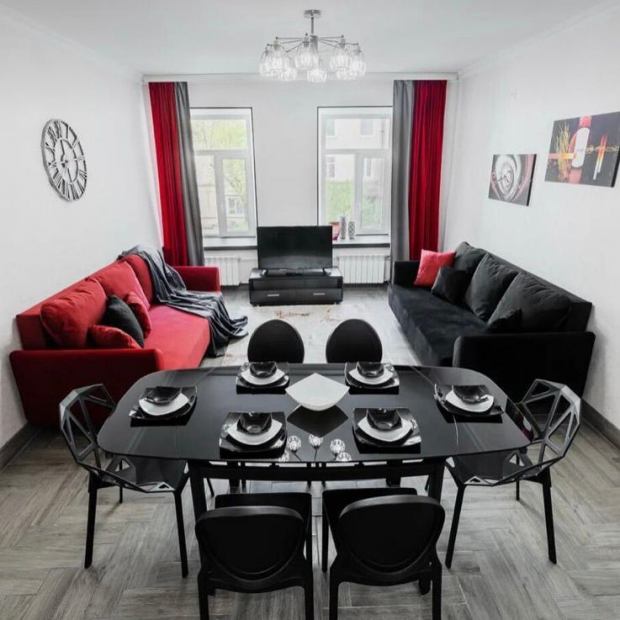 Фотографии квартиры 
            DeRent Aparts (ДеРент Апартс) на улице Декабристов 11