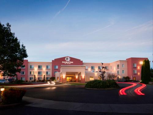 Фотография гостиницы DoubleTree by Hilton Vancouver