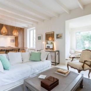 Фотография гостевого дома Le Petit Miramar - Maison vue mer - St Briac