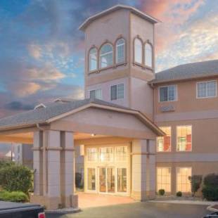 Фотографии гостиницы 
            Clarion Pointe Indianapolis Airport