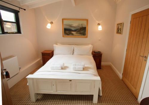 Фотография гостиницы Creeksea Place Barns