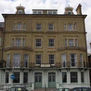 Фотографии мини отеля
The Clyffe Hotel