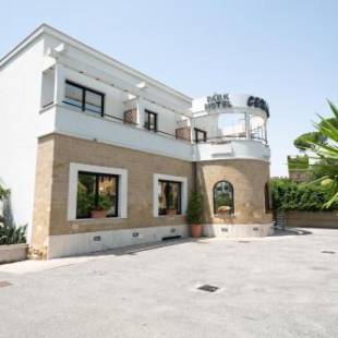 Фотографии гостиницы
Cervara Park Hotel